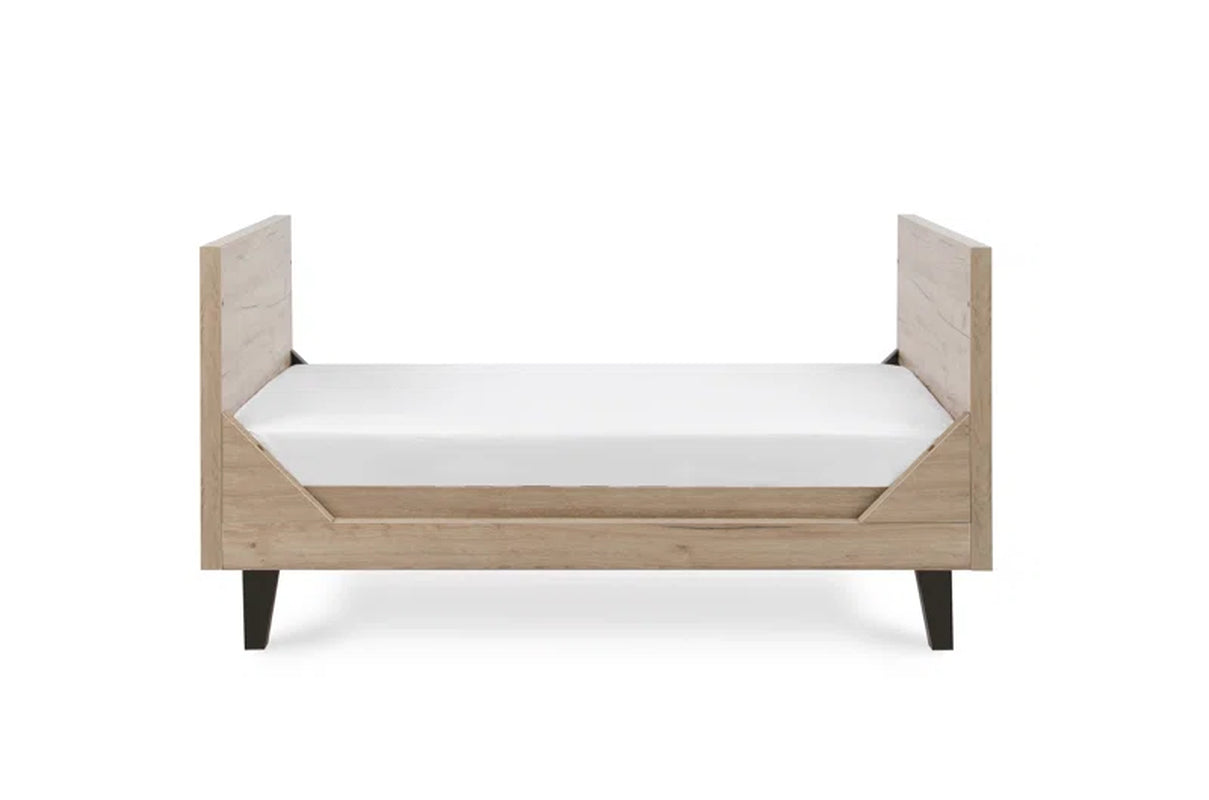 Como Convertible Cot Bed. Available in Two Finishes. 